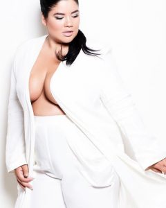 Frankie Tavares - Plus Size Blogger and Model