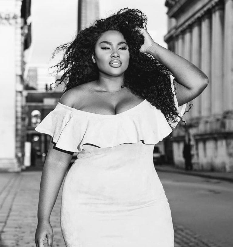 Olakemi - A curvy plus size model wearing a plus size dress by @fashionnovacurve