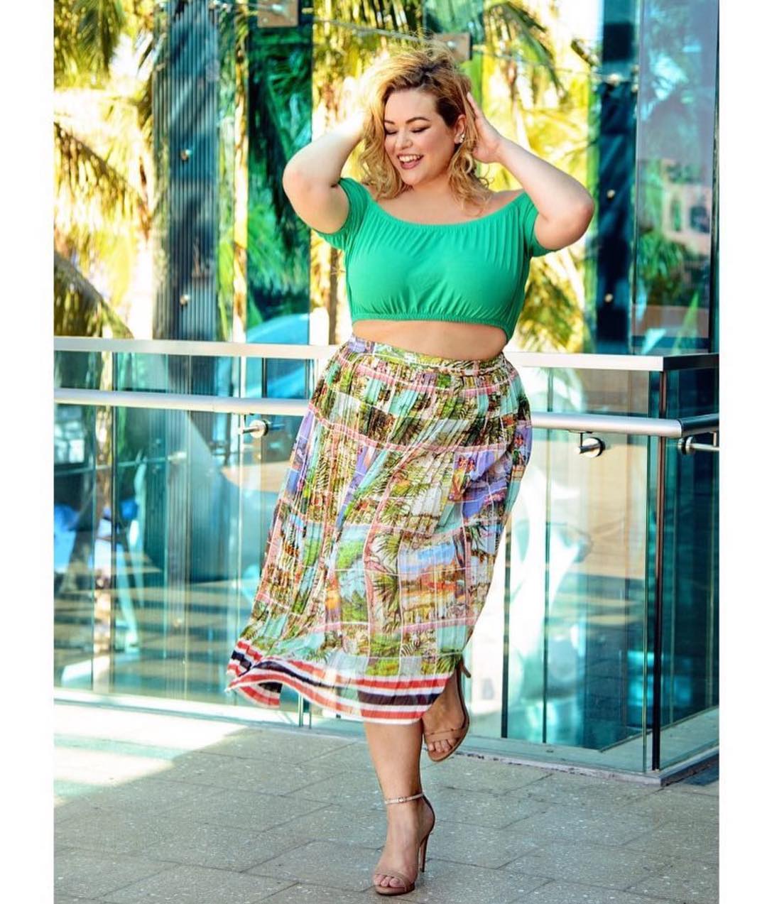 laura lee plus curvy modeling skirt