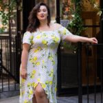 Plus Size Model Jonna Capone (aka CurvyCapone) is wearing a plus size dress with a lemon print - dress by @xeharcurvy